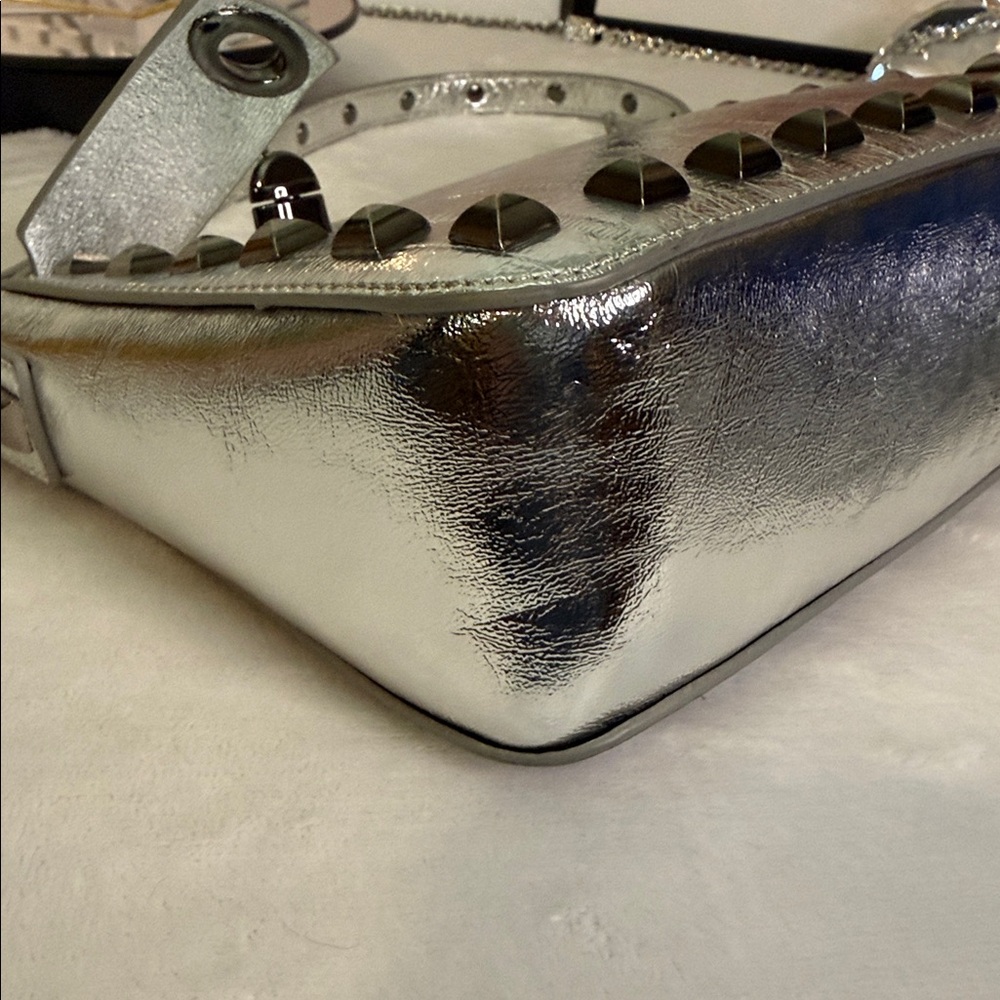 Sharif 1827 Metallic Silver Studded Leather Shoulder Bag - Picture 7 of 15